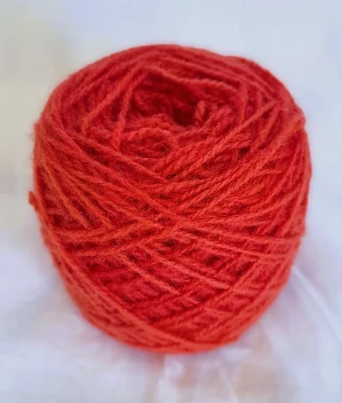 Pont des couleurs- teinture végétale- garance des teinturiers- rouge framboise soutenu